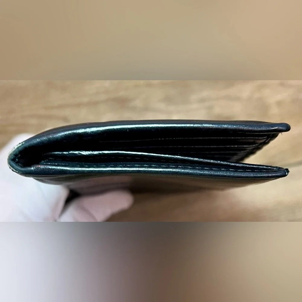 SALVATORE FERRAGAMO Ganchini Leather Wallet in Black